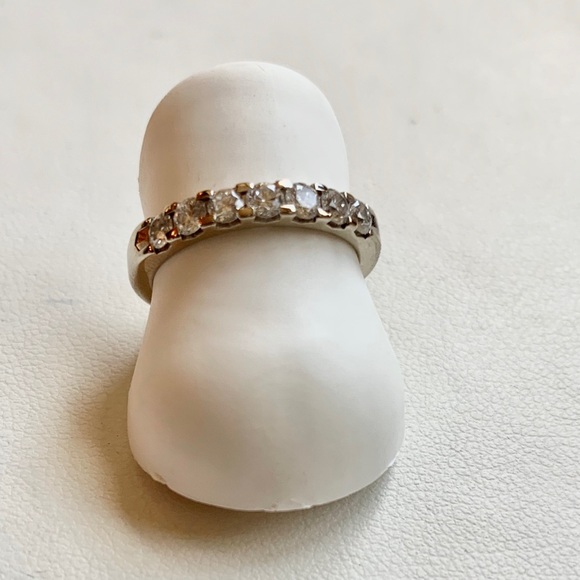 Shared Prong Diamond band Set In 14KW  .35cttw - Picture 5 of 8